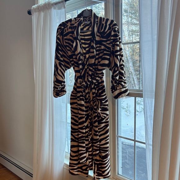Zebra Print Women's Robe - Picture 1 of 7